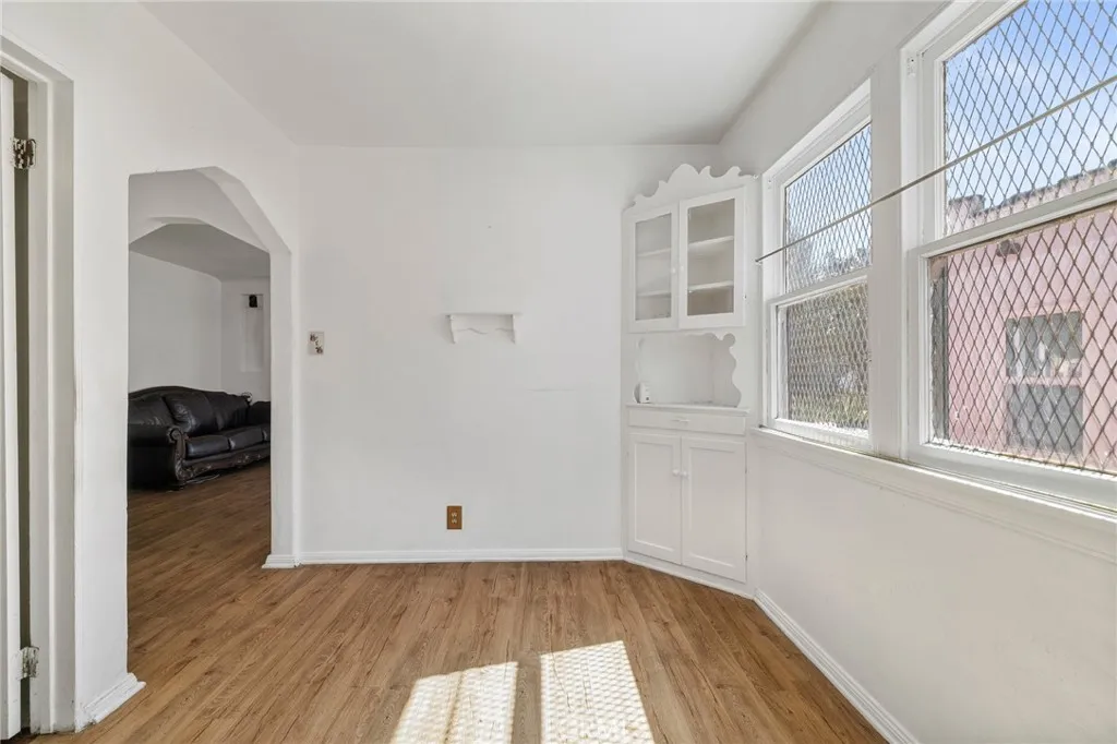 5951 S Van Ness, Los Angeles, California 90047 home-pic-5